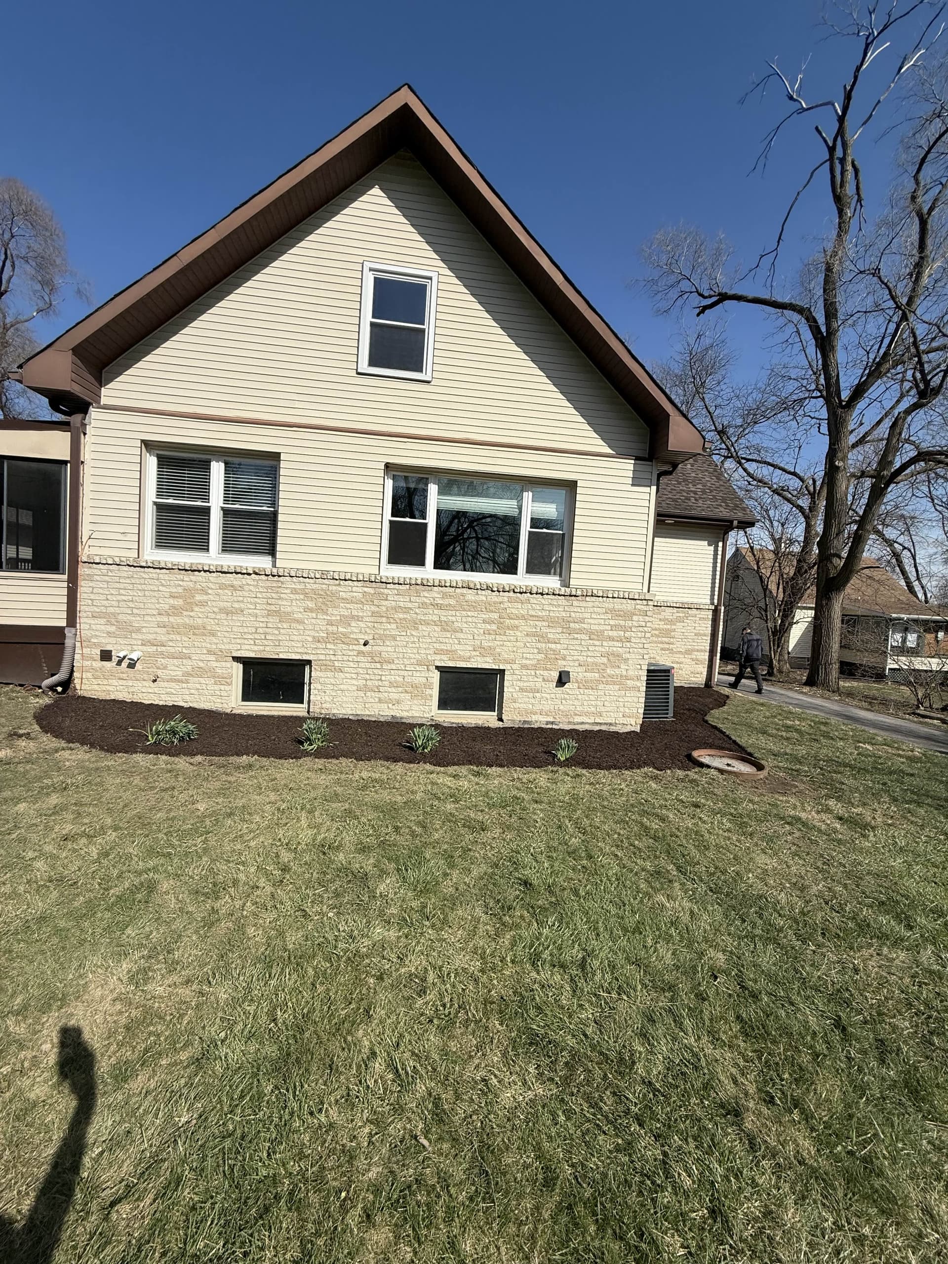 Seasonal cleanup service